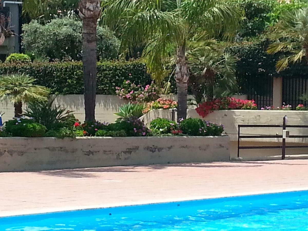 Porto Ulisse Bed and Breakfast Catania Exteriör bild